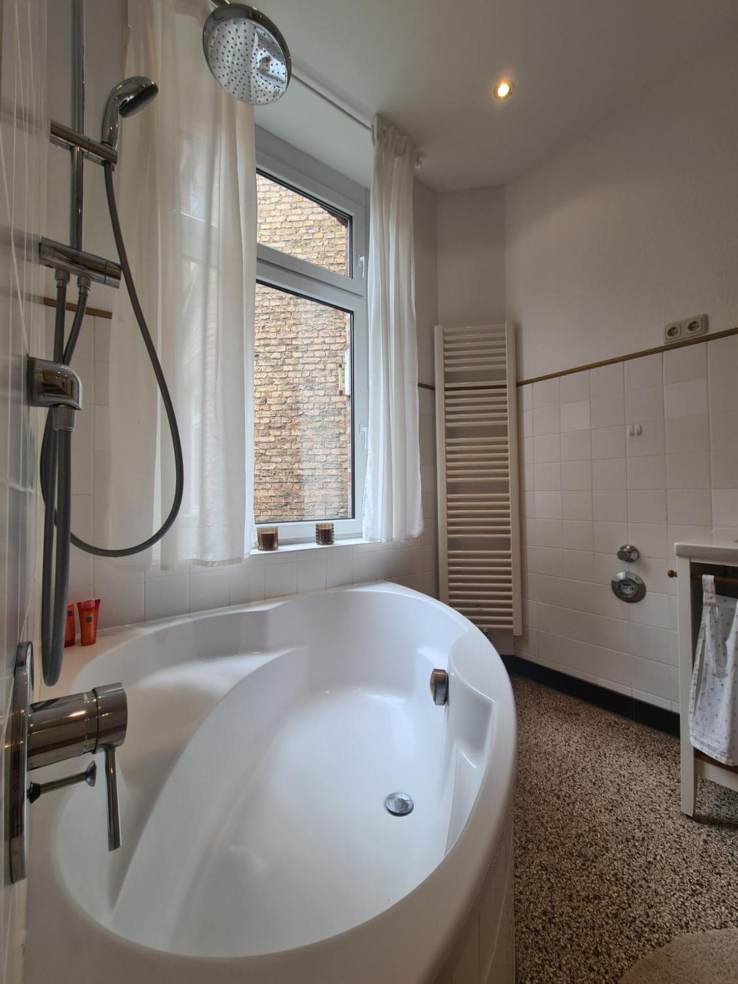 Home Away From Home Stylish Central Netflix Kitchen ヴィースバーデン エクステリア 写真